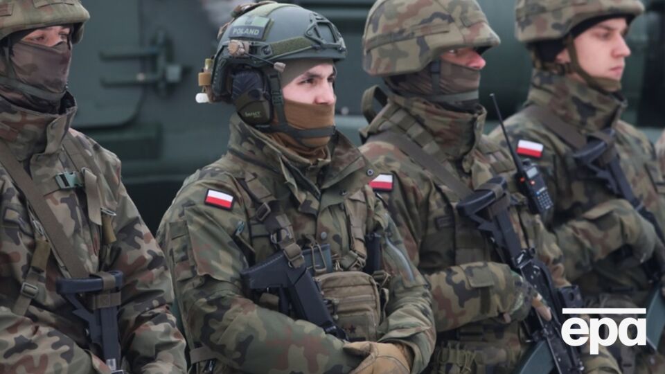 Зараз законодавство Польщі забороняє без дозволу міноборони проходити військову службу в іноземних арміях