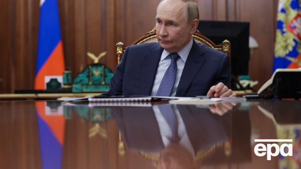 По данным СМИ, Кремль больше не требует прохождения карантина для тех, кто встречается с Путиным