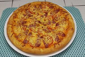 Выпекайте пиццу 15 минут