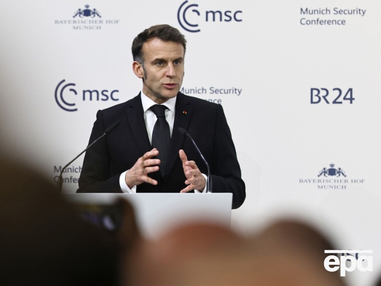 Макрон призвал активизировать и расширить усилия против "теневого флота" РФ