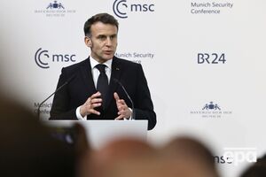 Макрон призвал активизировать и расширить усилия против "теневого флота" РФ