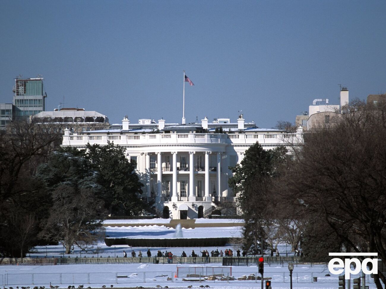 Белый дом запостил открытки ко Дню всех влюбленных