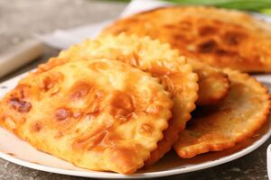 Для начинки понадобится 300 г любого фарша