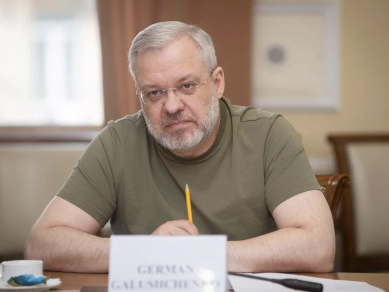 По данным СМИ, экс-министра энергетики задержали ночью