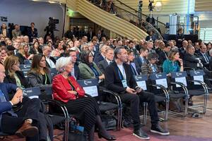 У безпековій конференції в Мюнхені беруть участь глави держав та урядів, міністри, дипломати й керівники найбільших компаній