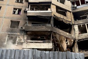 Значительные повреждения получил многоквартирный жилой дом