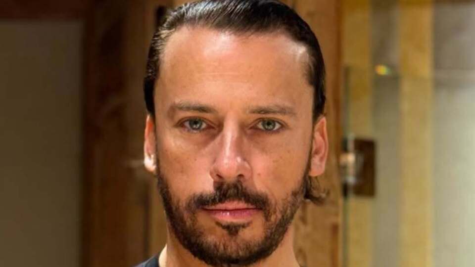 Впервые свой новый образ артист показал подписчикам 19 января