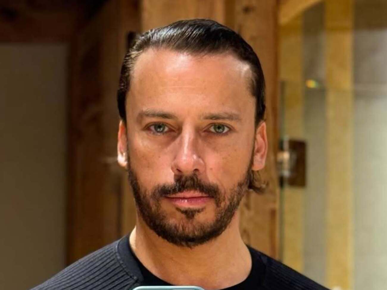 Уперше свій новий образ артист показав підписникам 19 січня