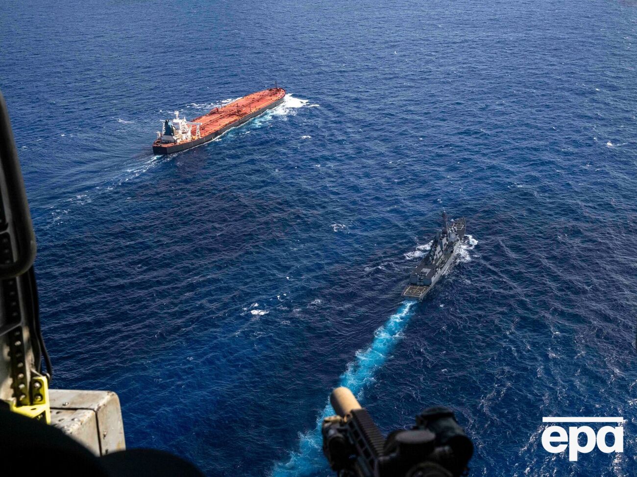 Пентагон заявил, что готов действовать в море, на суше и в воздухе