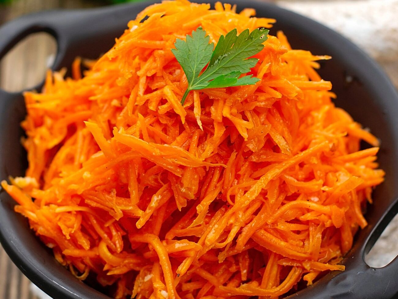 Для страви візьміть 3 ст. л. дев'ятивідсоткового оцту