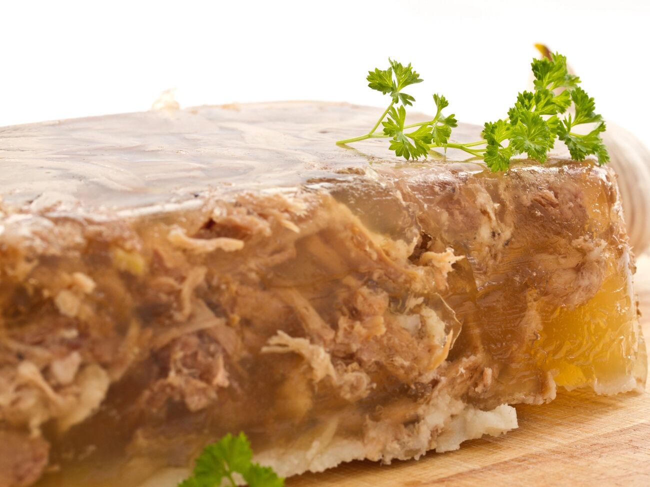 Для приготовления холодца понадобится 50 г желатина