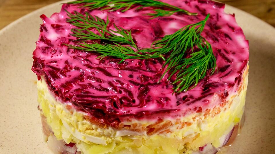 Лук для "Шубы" по этому рецепту нужно замариновать