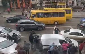 Военнослужащим повредили служебный автомобиль и средства видеофиксации, добавили в ТЦК