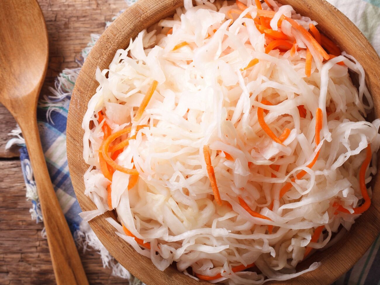 Додайте під час квашення капусти цей продукт – вийде дуже смачно