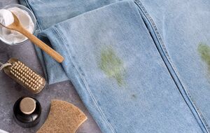 Пятна можно убрать, используя простые средства