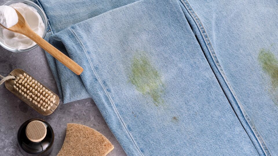 Пятна можно убрать, используя простые средства