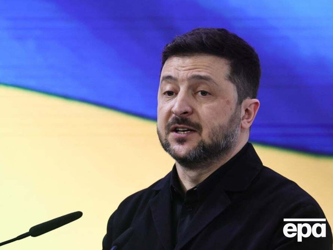 Зеленський: Путіна не можна зупинити поцілунками або квітами