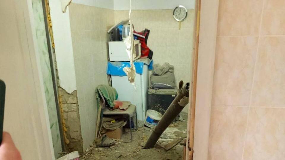 В результате атаки на помещение поликлиники в Херсоне разрушена часть кабинетов