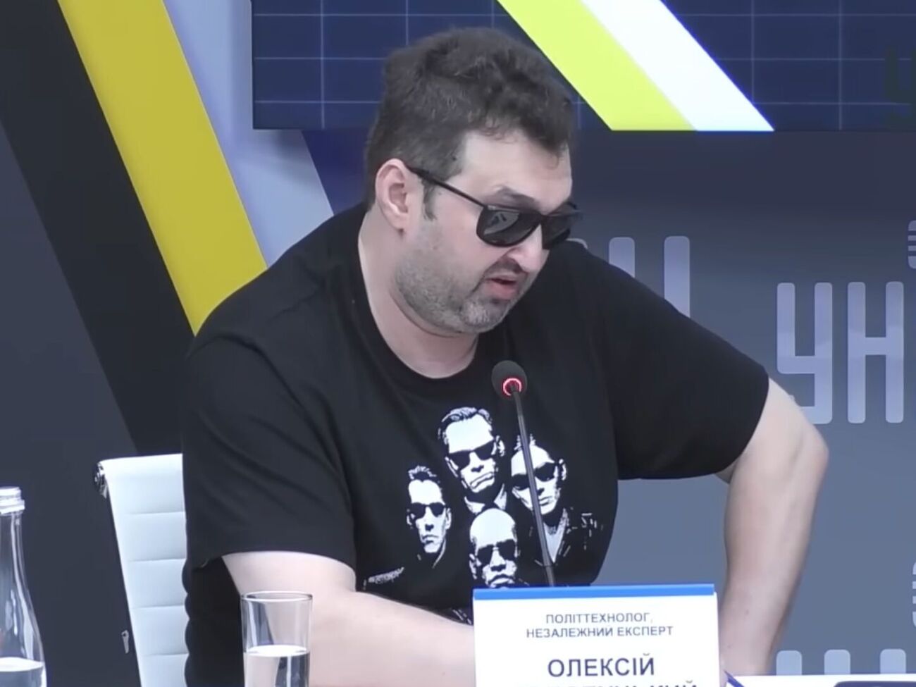 В любой непонятной ситуации – выпускай Мединского