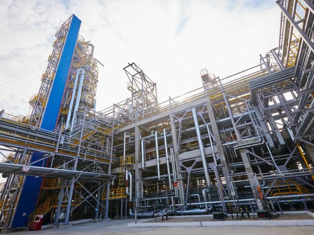 На Ильском НПЗ возник пожар