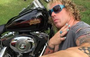 Подозреваемый (на фото), предположительно, покончил с собой после стрельбы