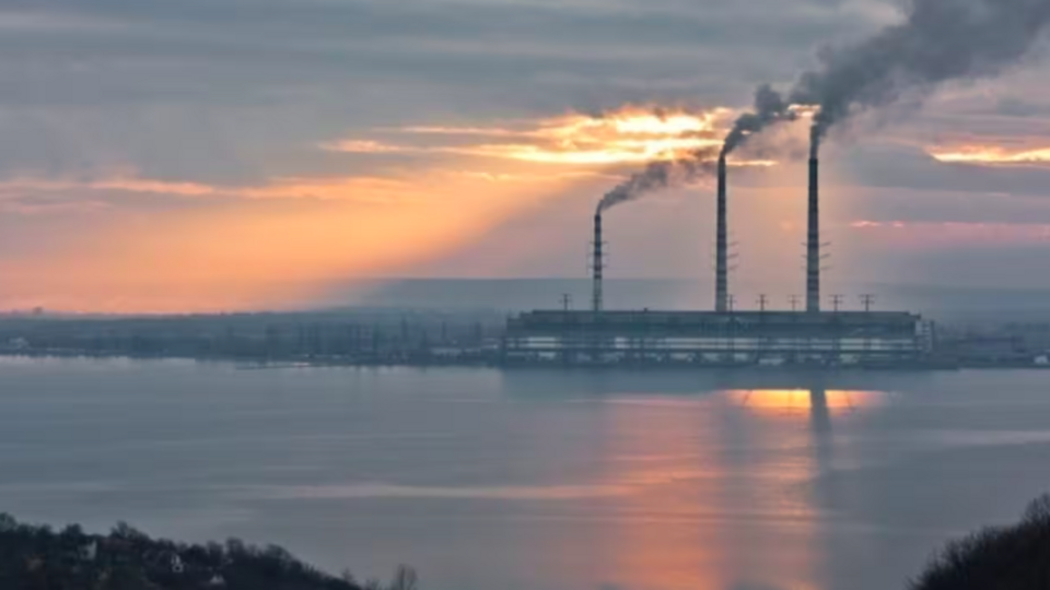 Після вибухів у Бурштині зникли тепло й гаряча вода