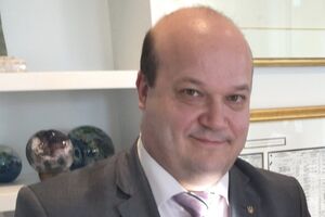 Нас будут "качать", угрожать, обманывать. Если бы все было так просто, война не длилась бы 12 лет