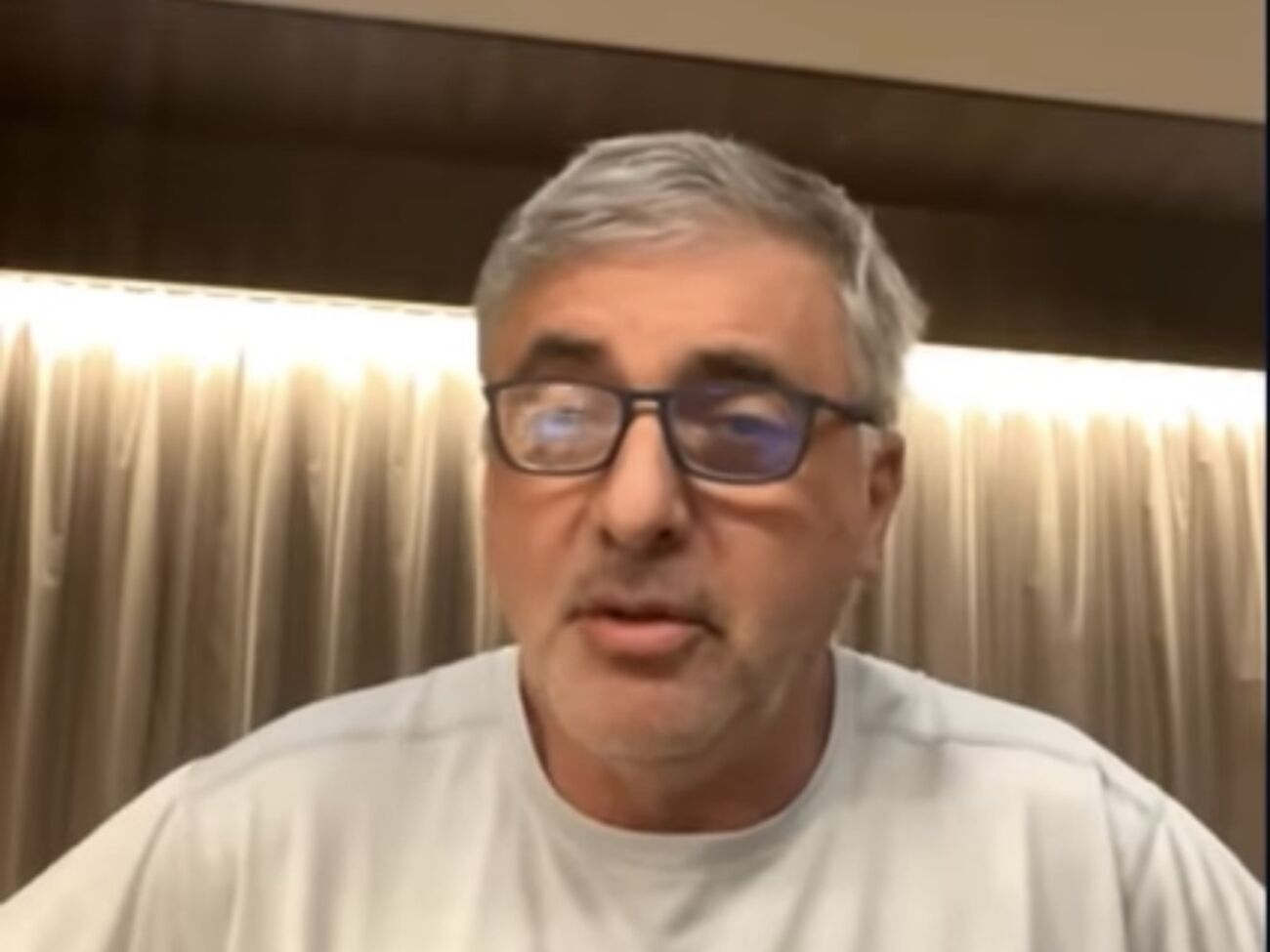 Починати переговори варто було б із відповіді на путінський терор, а не із планів спільного заробітку