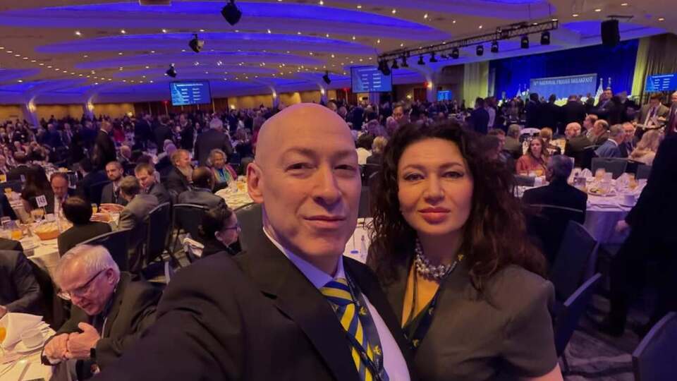 Вихід ЗСУ з Донбасу, вибухи в Москві, енергетичне перемир'я, Монатік – "син Коломойського". Стрим Бацман із Гордоном. Трансляція