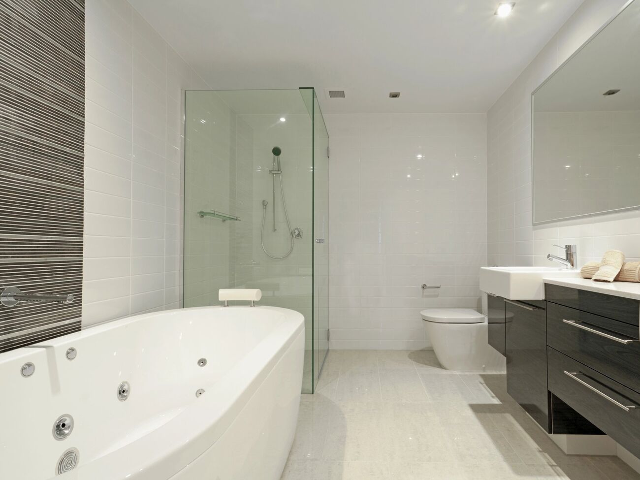 Используйте для мытья рук жидкое мыло з дозатором вместо твердого мыла