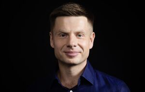 Кортеж, літак, охорона. Найстрашніше – на наступний день після поразки. Ніхто не бере слухавки