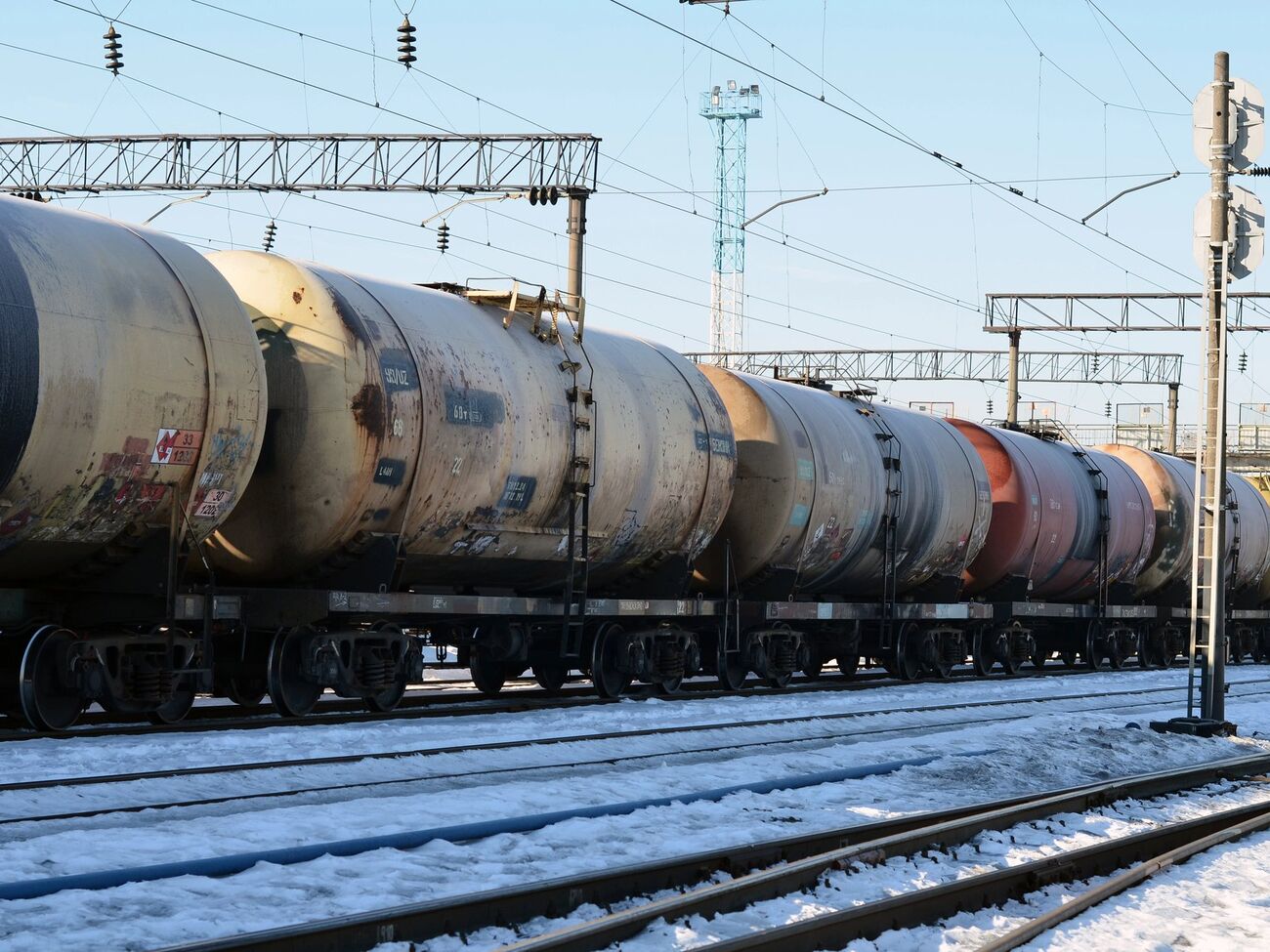 Поїзд складався із 37 цистерн із нафтою