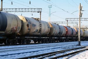 Поїзд складався із 37 цистерн із нафтою