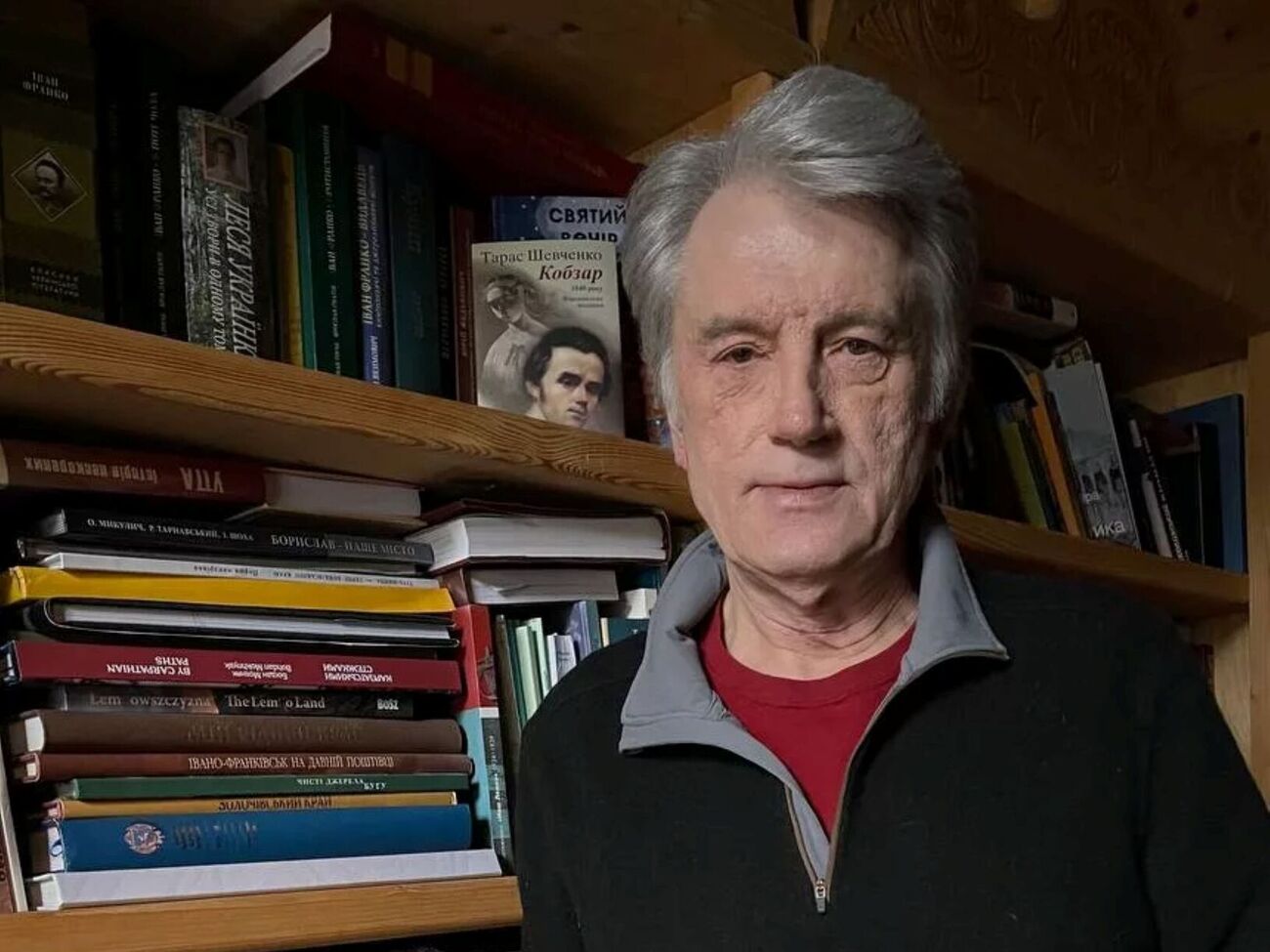 Ющенко займається волонтерською діяльністю, допомагає українським військовим і опікується питаннями національного відновлення