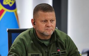 Залужный рассказал, что во время обыска звонил по телефону Ермаку и Малюку