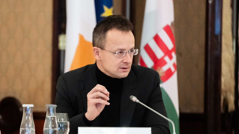 Венгрия отвечает на остановку нефтепровода "Дружба", заявил Сийярто