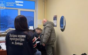 У Дніпрі лікарям оголосили про підозру через операцію на здоровій руці дитини
