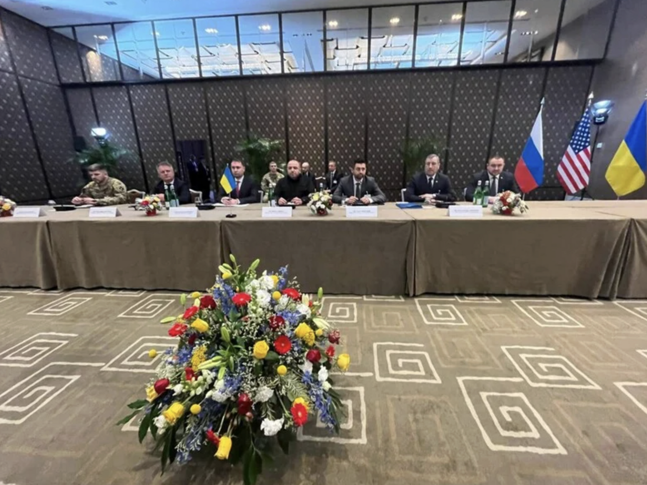 На переговорах, за даними ЗМІ, обговорили створення цивільної адміністрації для управління демілітаризованою зоною