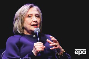 Клинтон рассказала, почему, по ее мнению, Трамп никогда серьезно не критиковал Путина