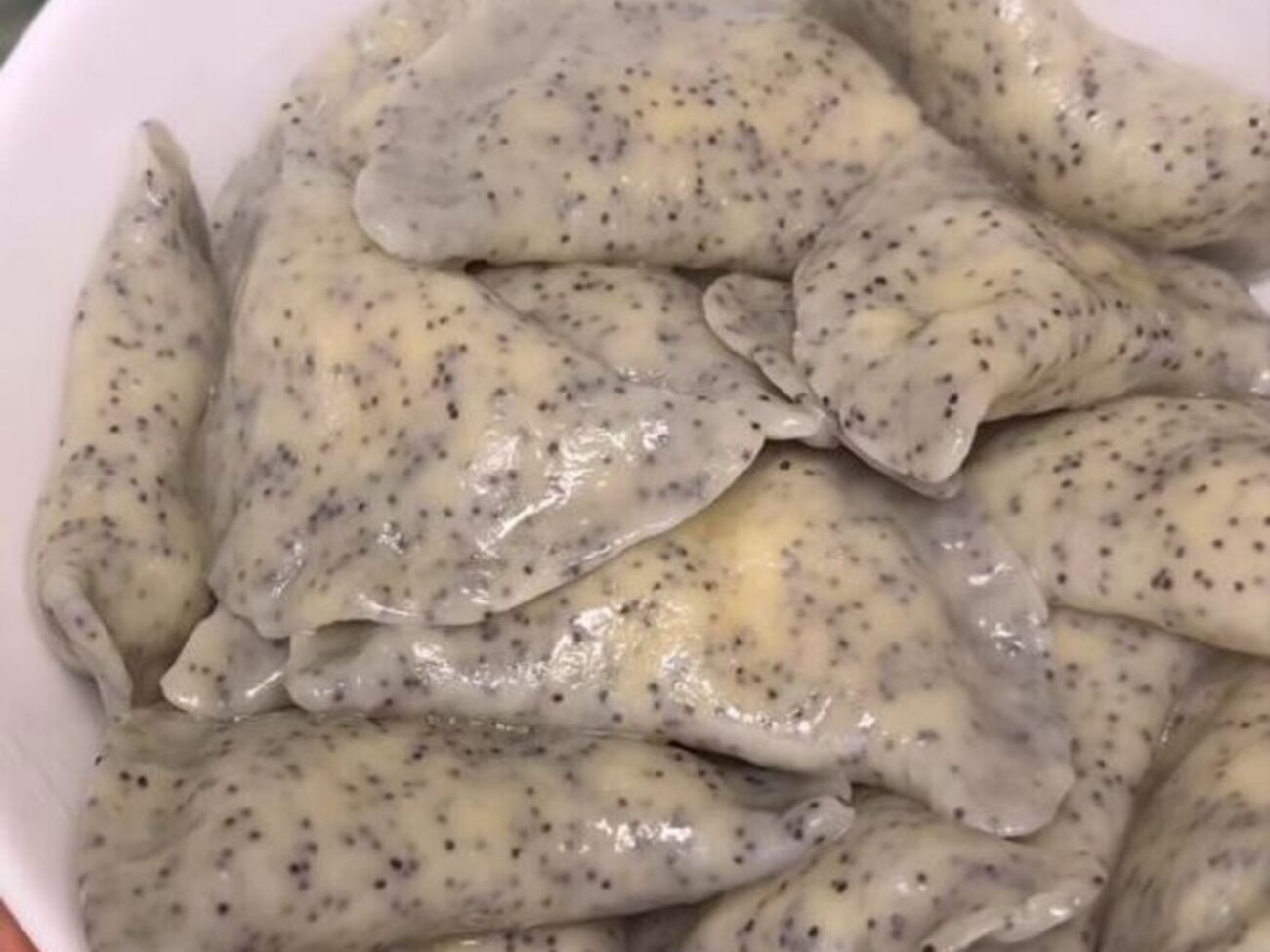 На 400 г муки понадобится 40 г мака