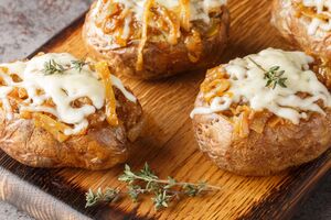 Возьмите 800 г картофеля