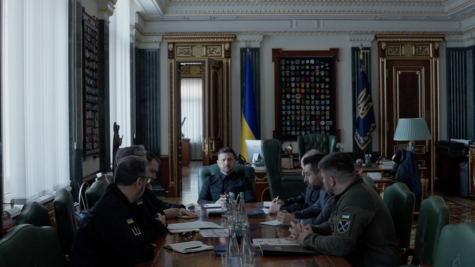 Президент подякував переговорній команді за чітку роботу й терпіння під час непростих переговорів із російською стороною