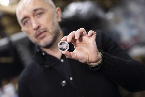 Из-за хакеров Нацбанк приостановил продажу монет