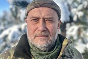 Усі, кого я перелічив, не ідеальні. Декому морду б набив, але… Якщо гризтися – програємо