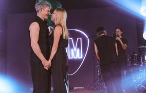 Тоня Матвієнко: Арсен забезпечує сім'ю й часто мене балує