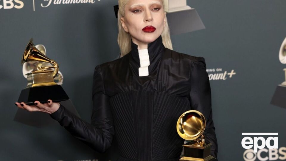 Леди Гага получила сразу две статуэтки "Грэмми 2026"