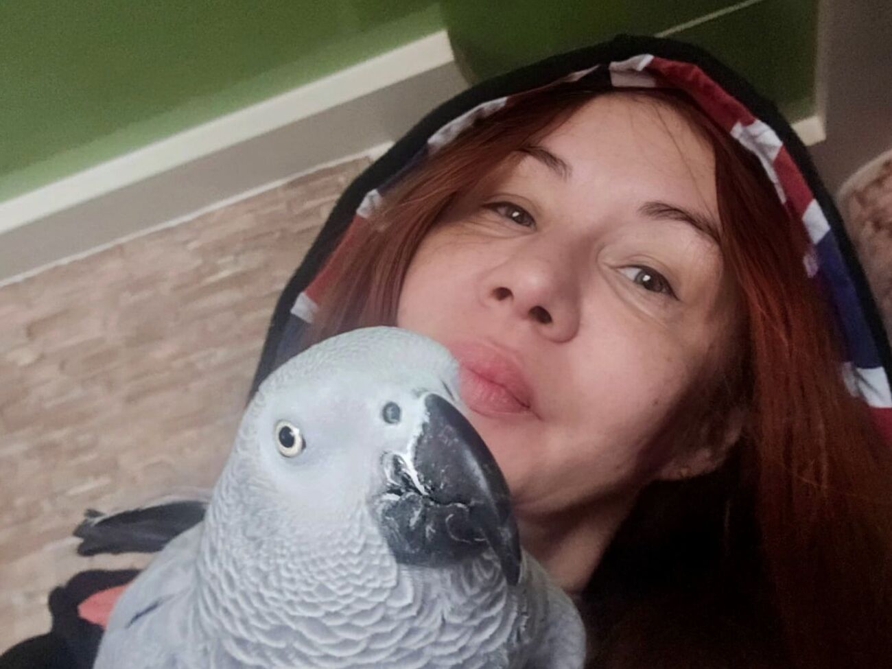 Вместо того, чтобы наслаждаться настоящей сказкой, мы смотрим две вещи