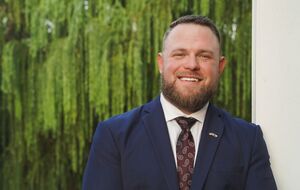 Ремет обошел кандидата от республиканцев