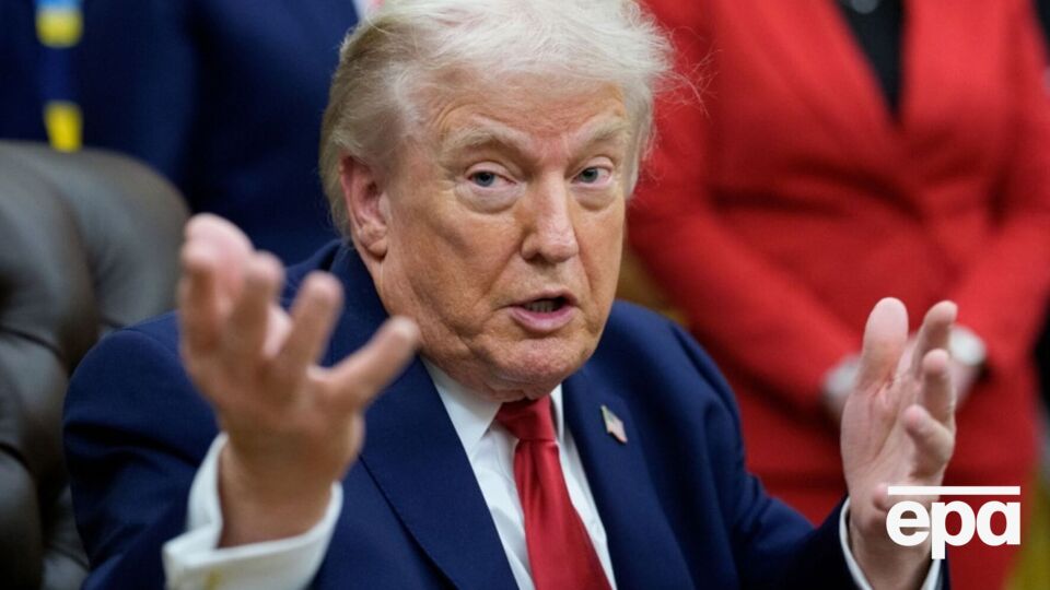 Трамп заявил, что будет судиться с ведущим "Грэмми"