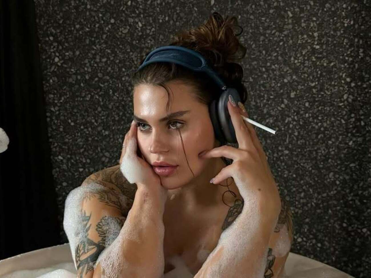 На нових фото Заріцької можна розгледіти кілька татуювань